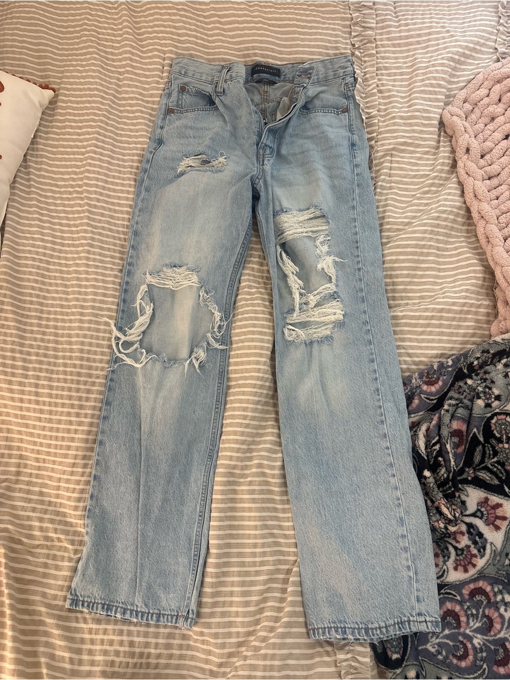 Aeropostale Light Blue Distressed Straight Leg Jeans